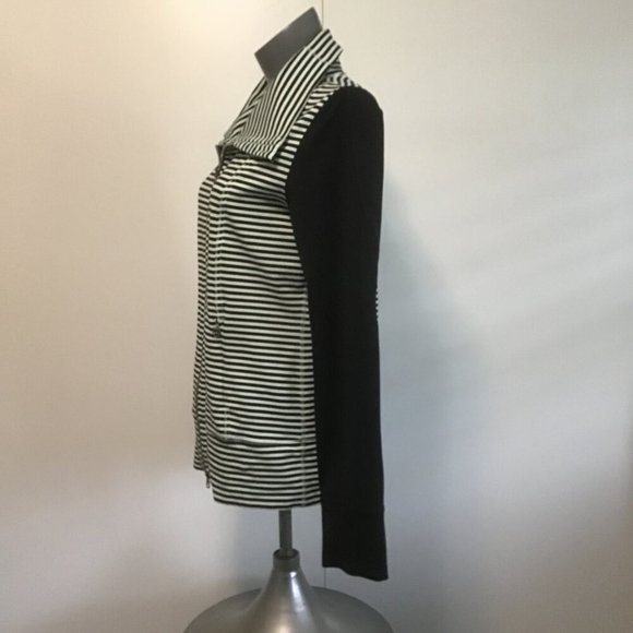 Lululemon Daily Yoga Jacket Classic Stripe Mint Moment Black/Black Size 10 - Picture 6 of 15